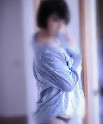 Соблазнительная брюнетка с неугомонным аппетитом к жизни готова подарить тебе море наслаждения. Мои умелые руки не дадут тебе заскучать. Звони прямо сейчас! 11038, 32 года